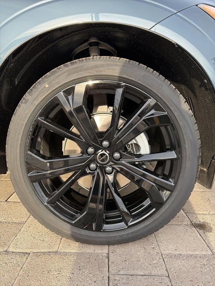 2026 Volvo XC60 B5 Ultra Black Edition Bend OR