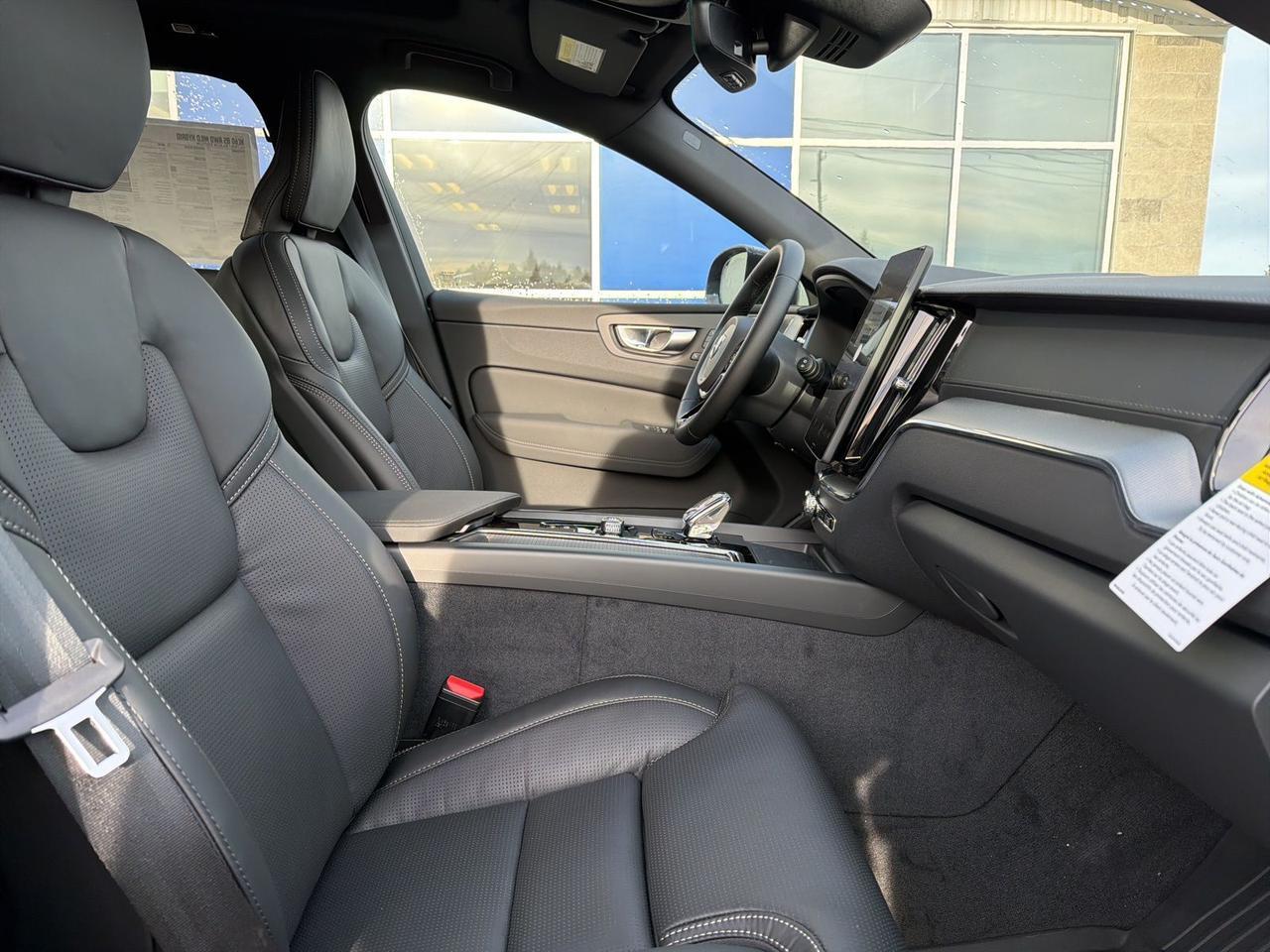 2026 Volvo XC60 B5 Ultra Black Edition Bend OR