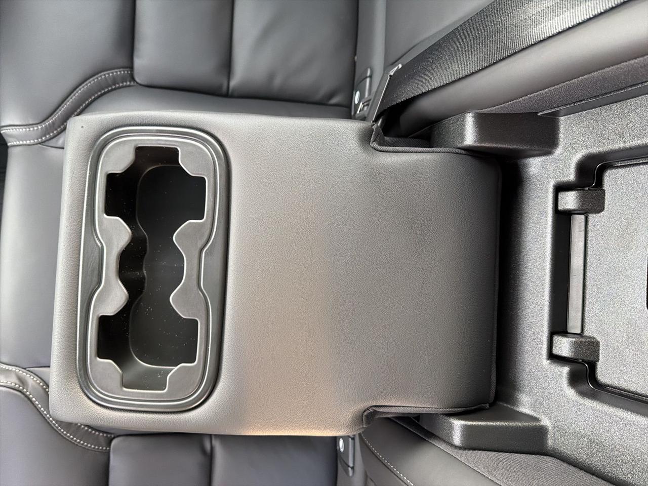 2026 Volvo XC60 B5 Ultra Black Edition Bend OR