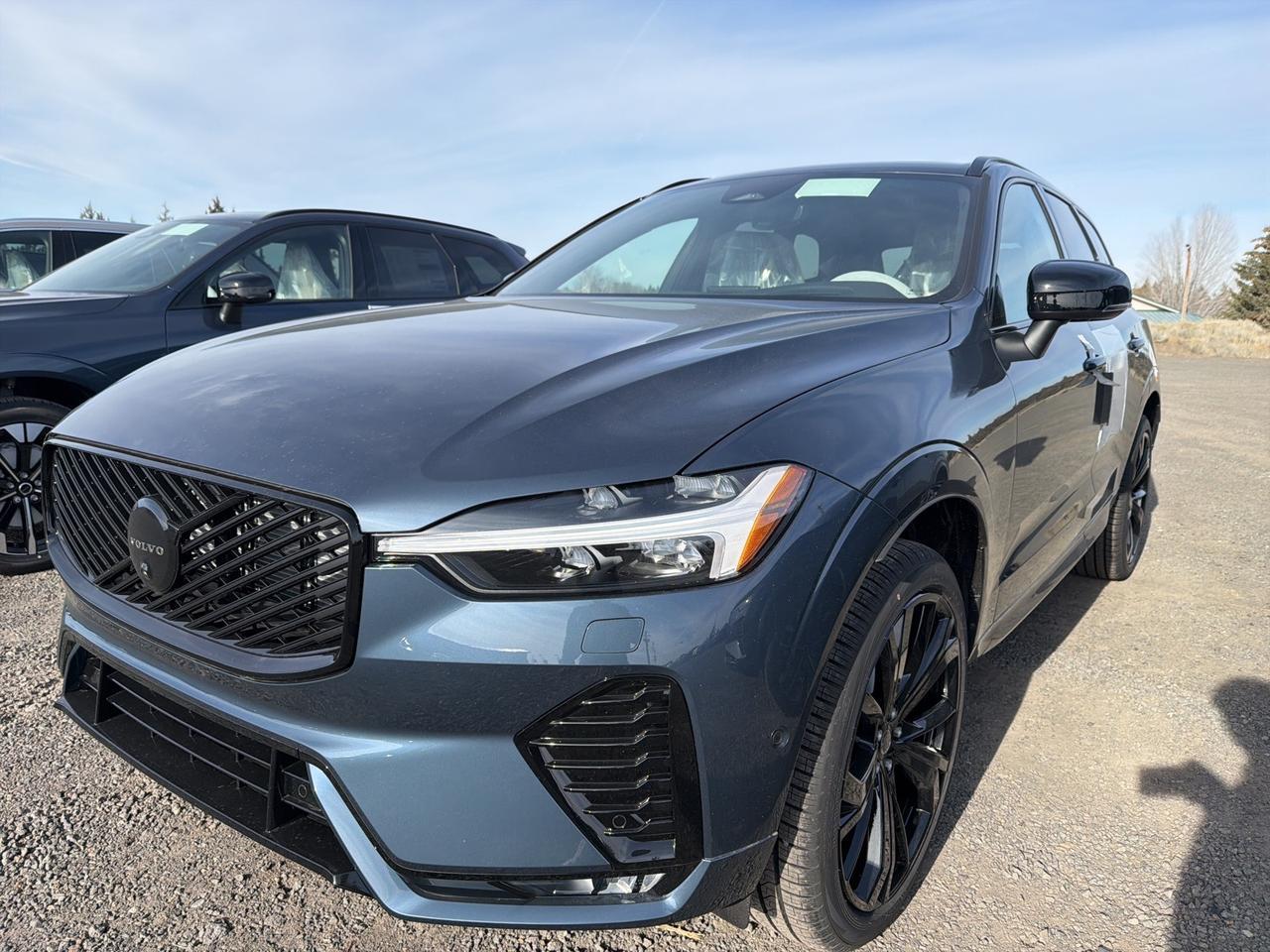 2026 Volvo XC60 B5 Ultra Black Edition