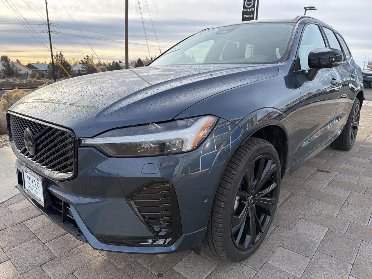 2026 Volvo XC60 B5 Ultra Black Edition Bend OR