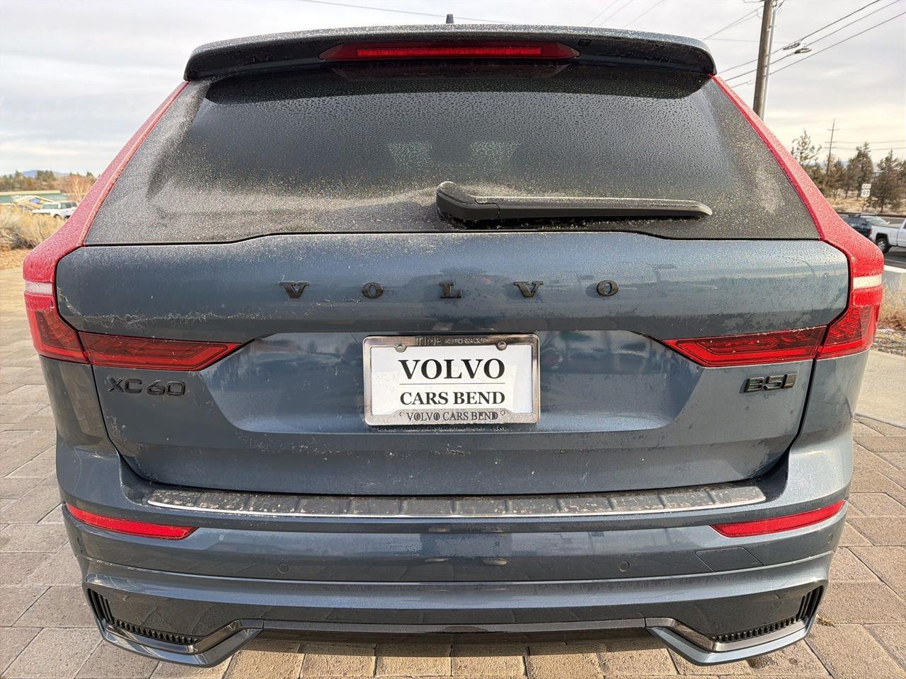 2026 Volvo XC60 B5 Ultra Black Edition Bend OR