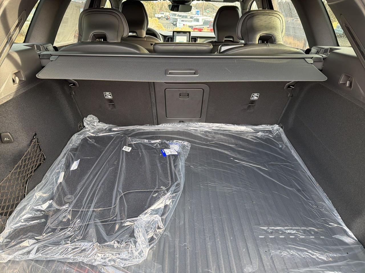 2026 Volvo XC60 B5 Ultra Black Edition Bend OR