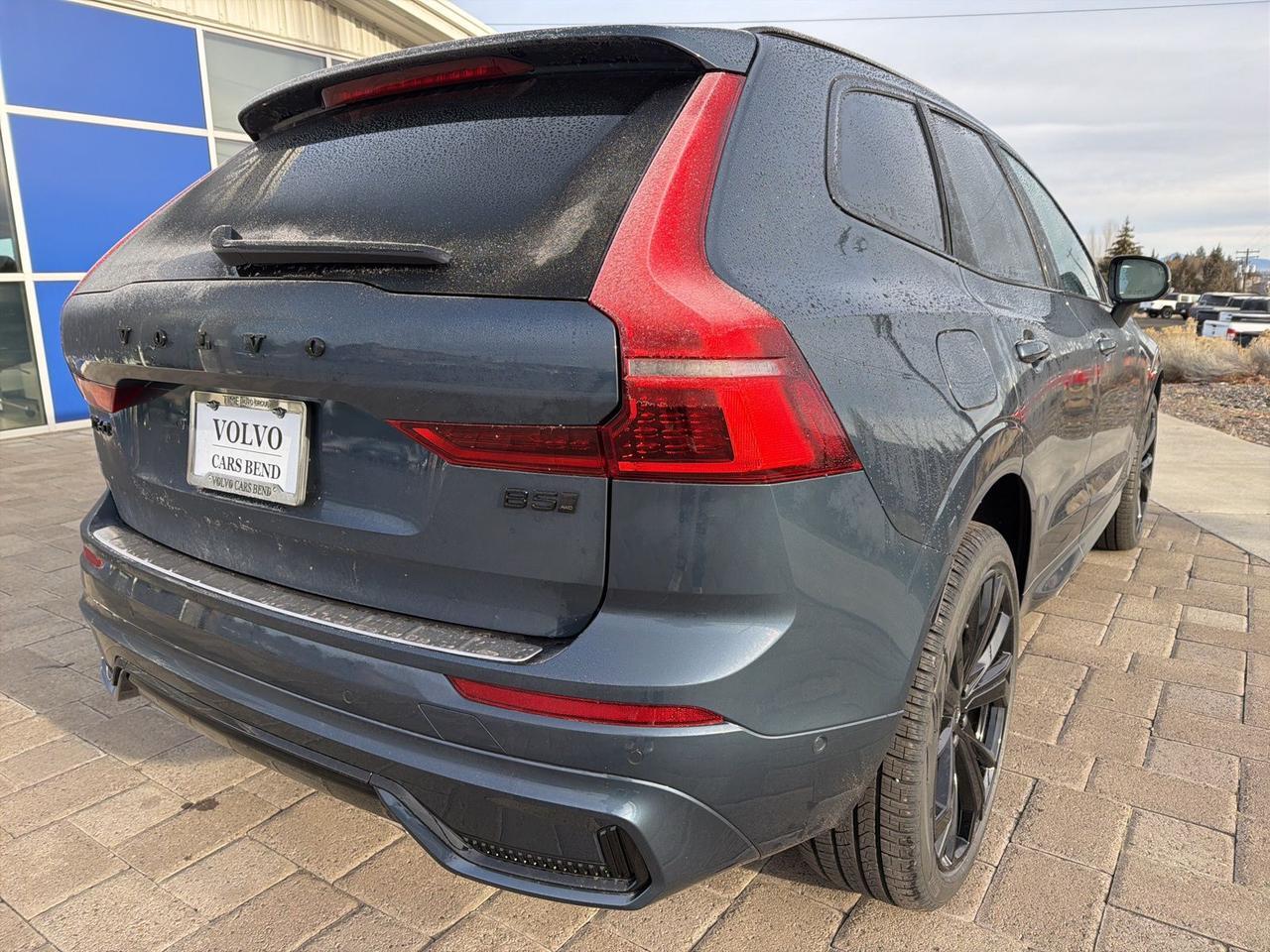 2026 Volvo XC60 B5 Ultra Black Edition Bend OR