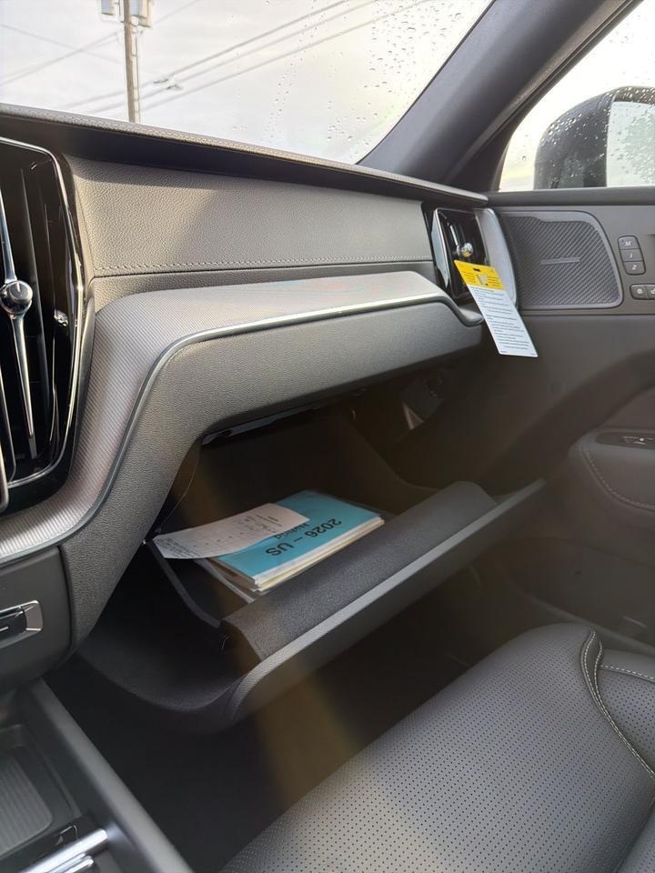 2026 Volvo XC60 B5 Ultra Black Edition Bend OR