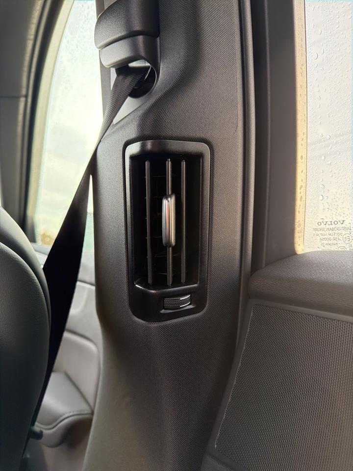 2026 Volvo XC60 B5 Ultra Black Edition Bend OR