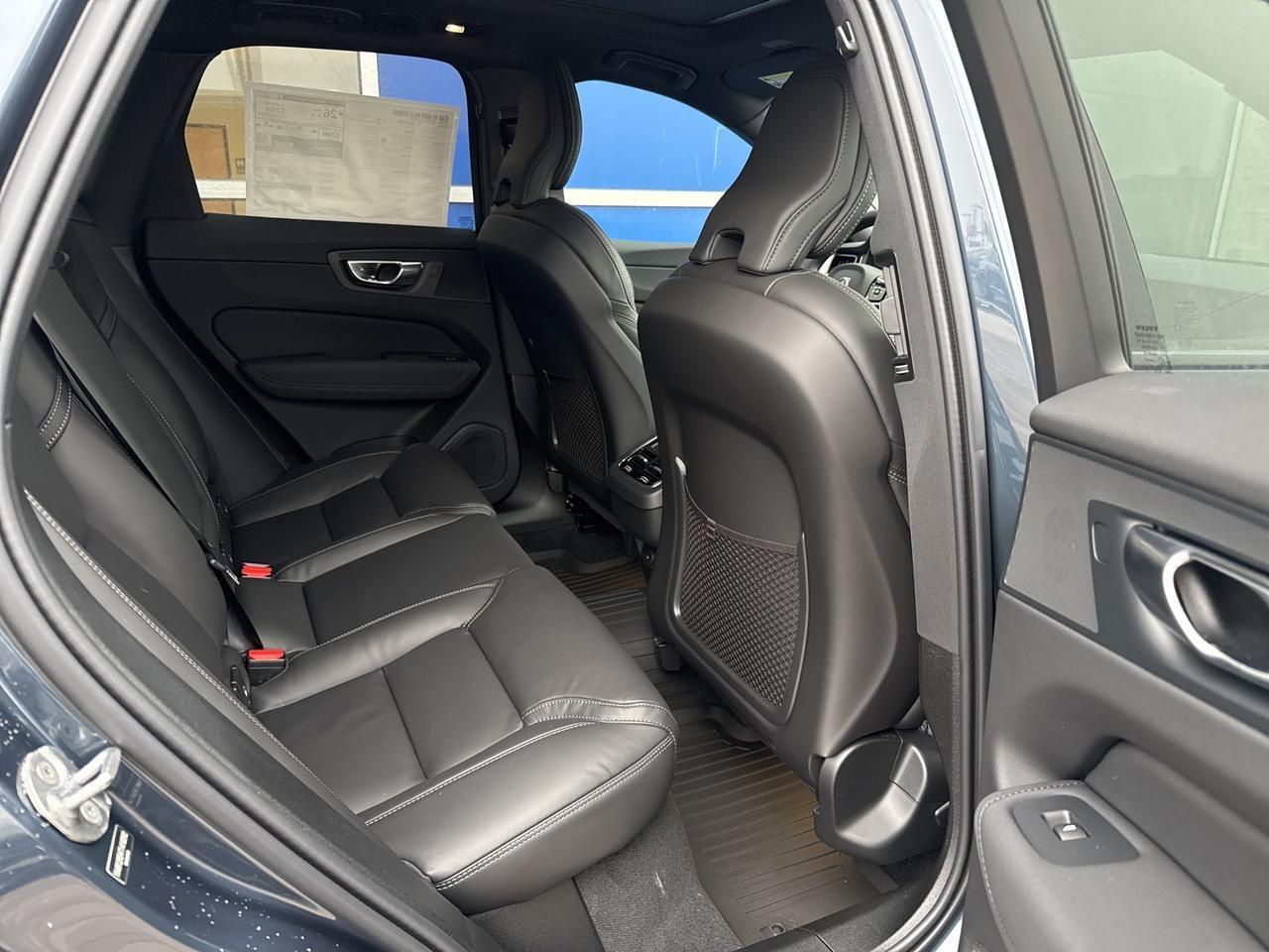 2026 Volvo XC60 B5 Ultra Black Edition Bend OR