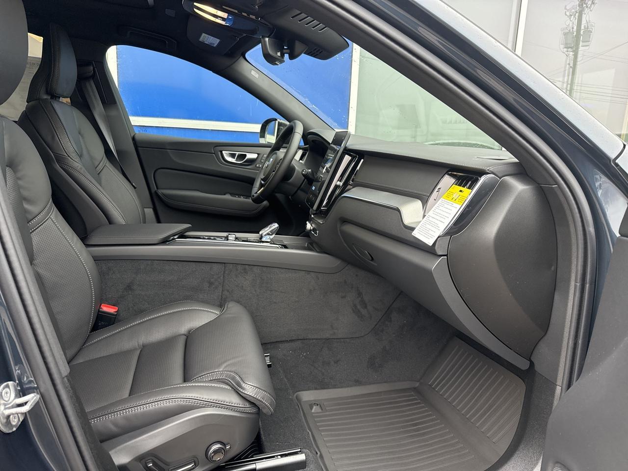 2026 Volvo XC60 B5 Ultra Black Edition Bend OR