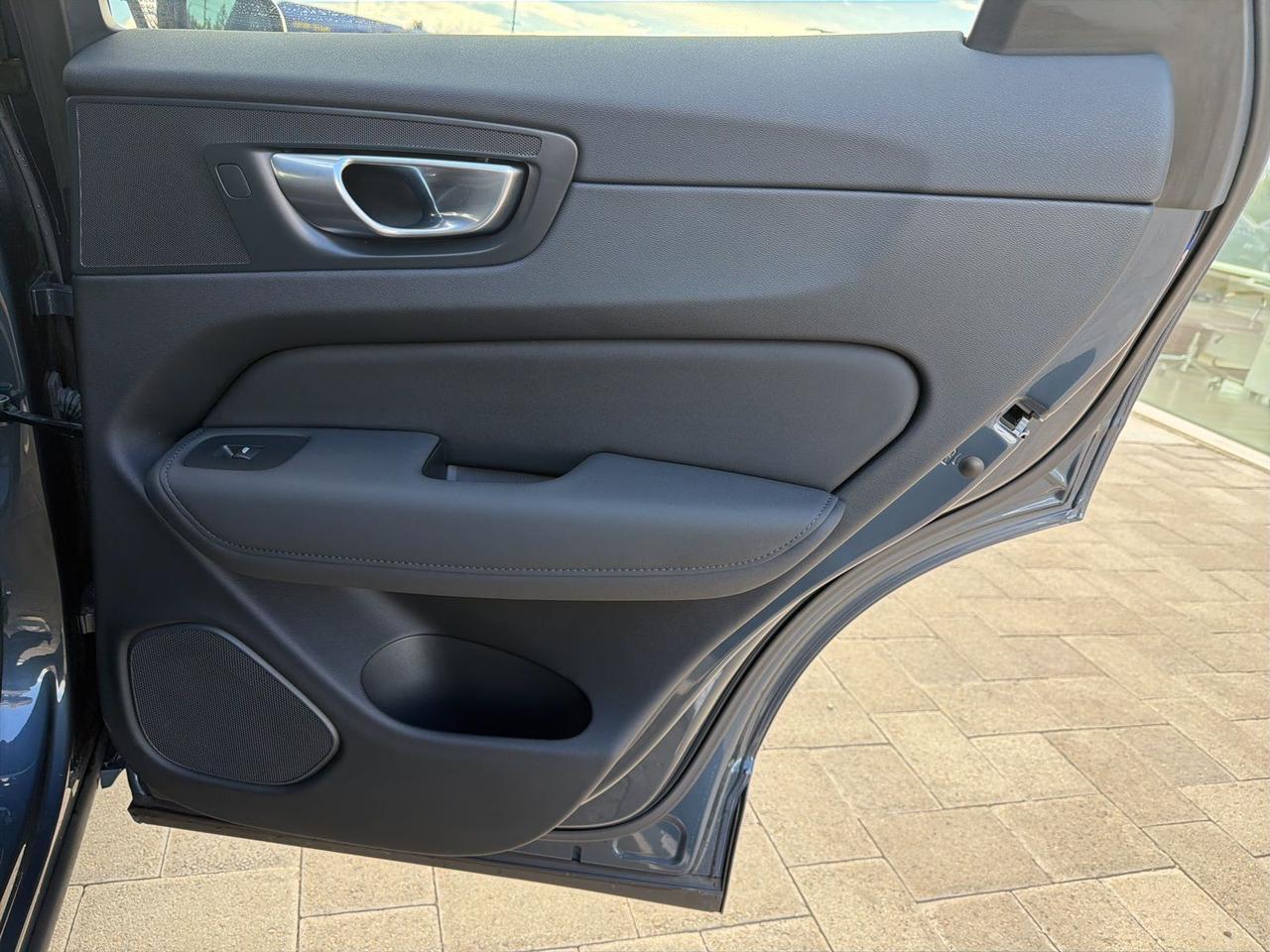 2026 Volvo XC60 B5 Ultra Black Edition Bend OR