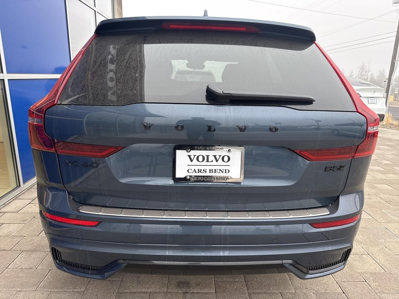 2026 Volvo XC60 B5 Ultra Black Edition Bend OR