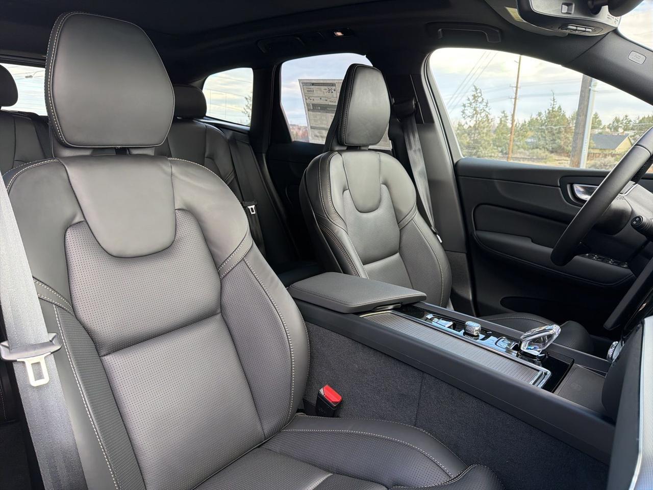 2026 Volvo XC60 B5 Ultra Black Edition Bend OR