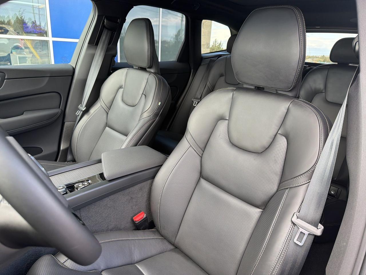 2026 Volvo XC60 B5 Ultra Black Edition Bend OR