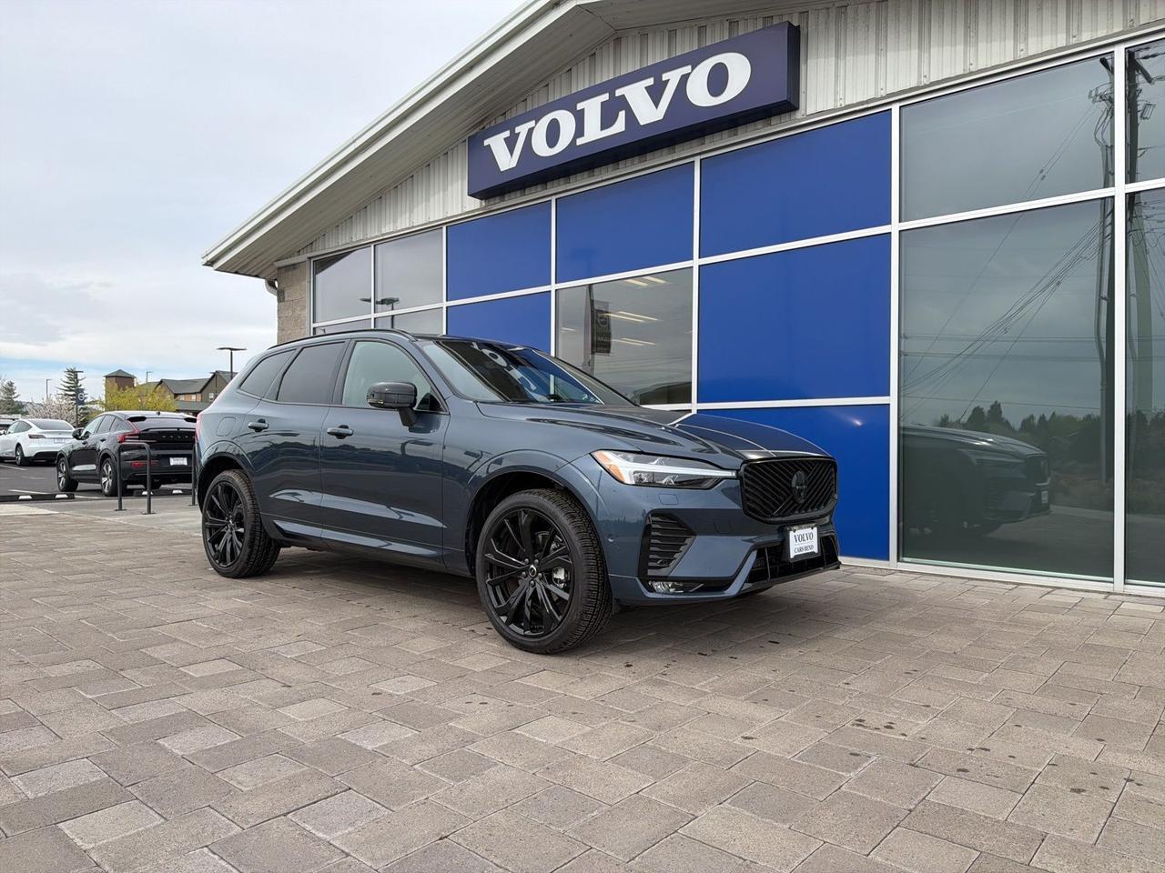 2026 Volvo XC60 B5 Ultra Black Edition