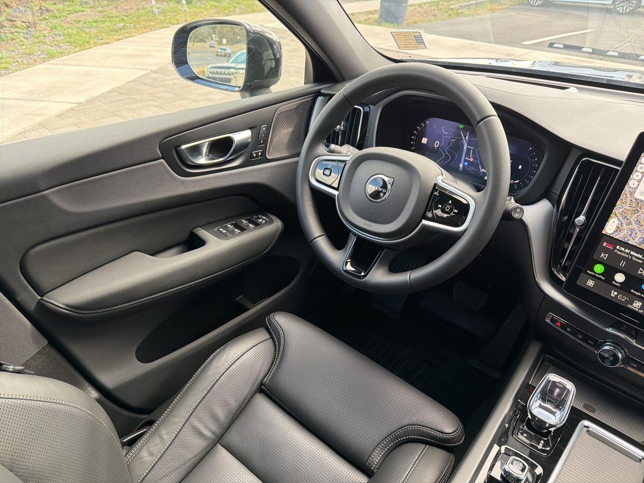 2026 Volvo XC60 B5 Ultra Black Edition Bend OR