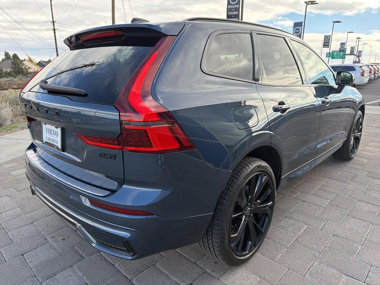 2026 Volvo XC60 B5 Ultra Black Edition Bend OR