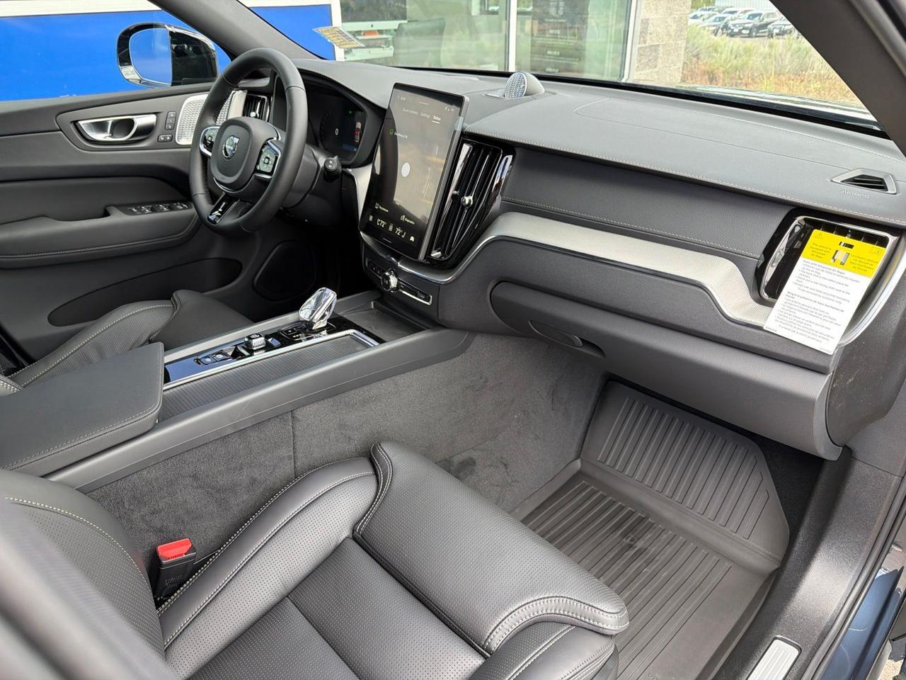 2026 Volvo XC60 B5 Ultra Black Edition Bend OR