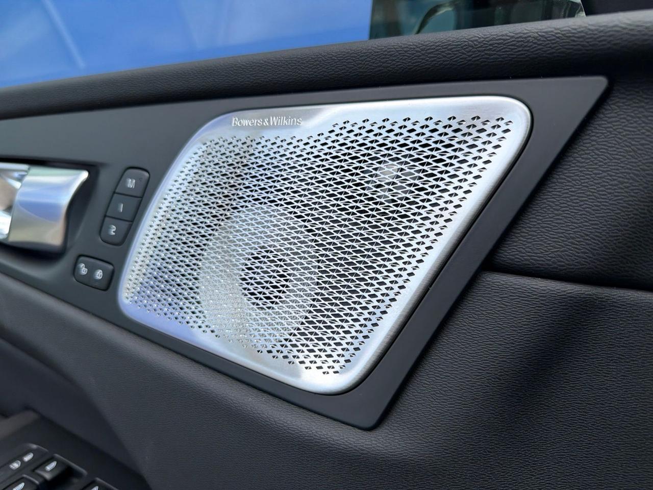 2026 Volvo XC60 B5 Ultra Black Edition Bend OR