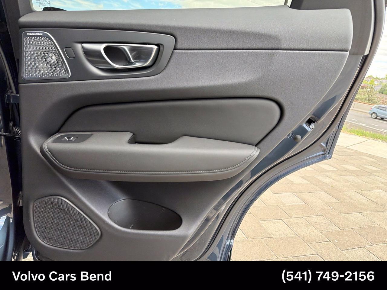 2026 Volvo XC60 B5 Ultra Black Edition Bend OR