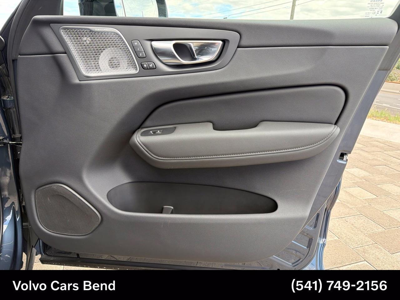 2026 Volvo XC60 B5 Ultra Black Edition Bend OR