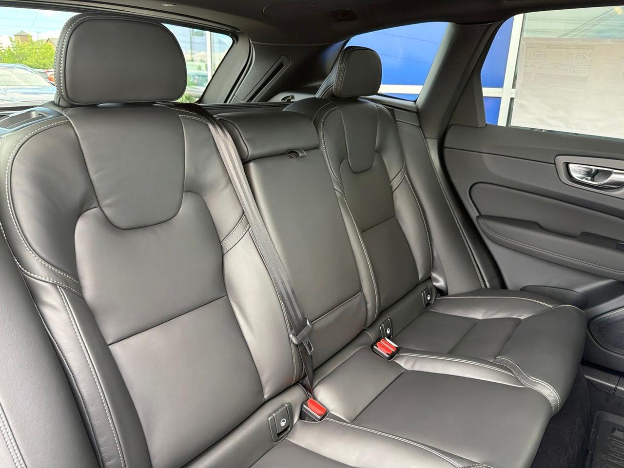 2026 Volvo XC60 B5 Ultra Black Edition Bend OR