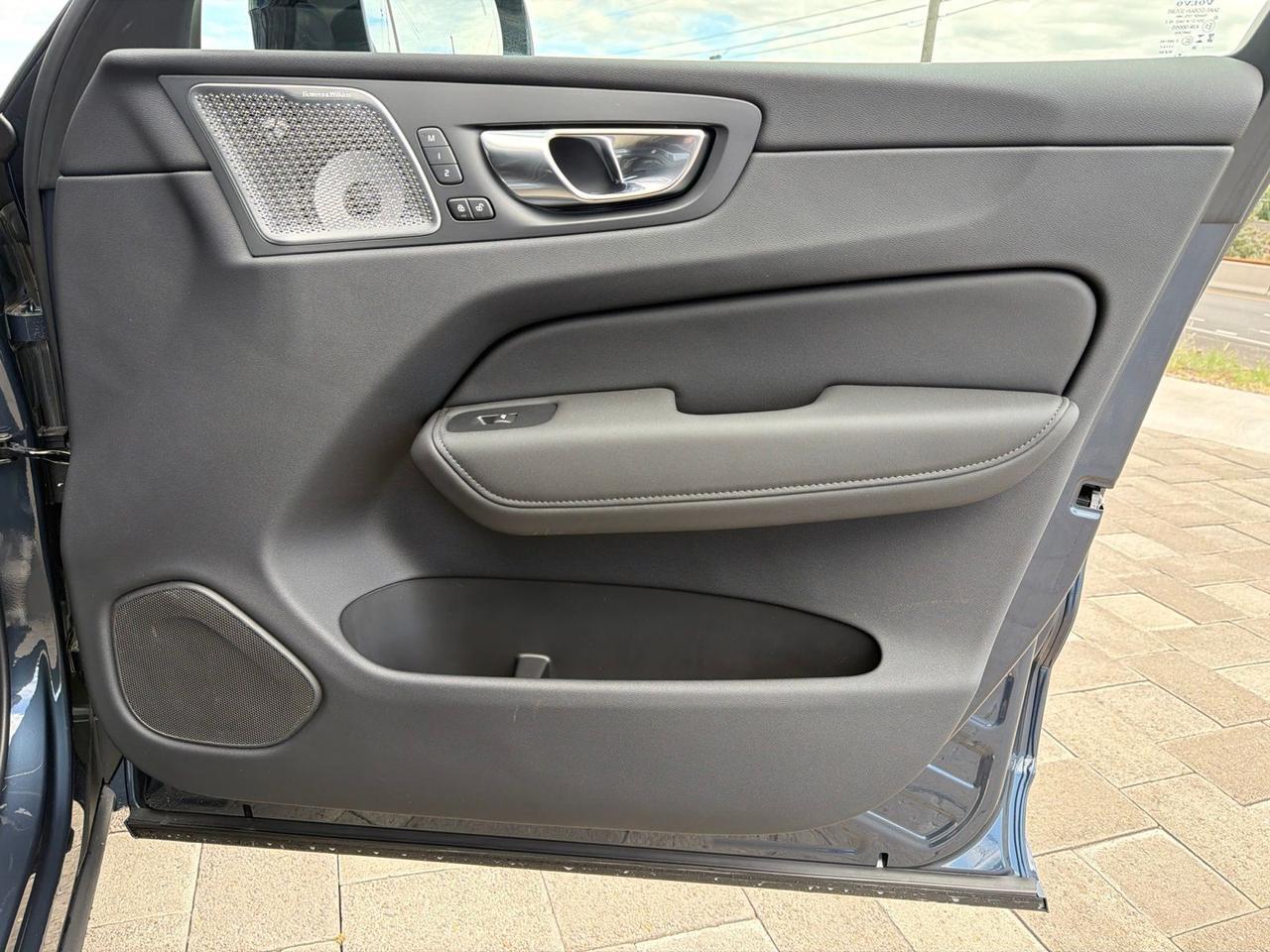 2026 Volvo XC60 B5 Ultra Black Edition Bend OR