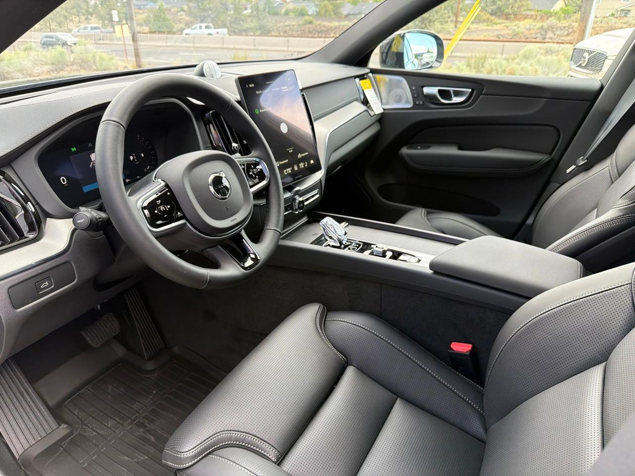 2026 Volvo XC60 B5 Ultra Black Edition Bend OR