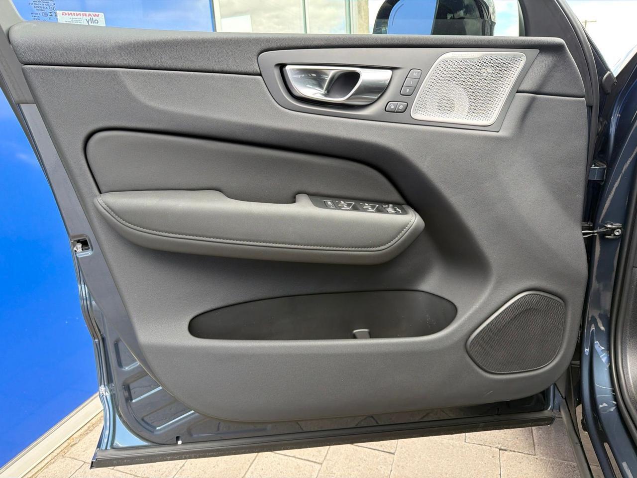 2026 Volvo XC60 B5 Ultra Black Edition Bend OR