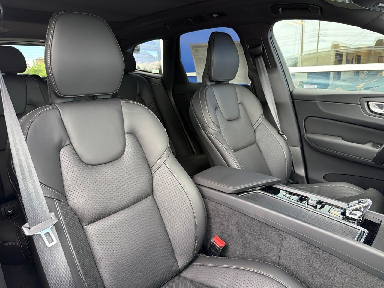 2026 Volvo XC60 B5 Ultra Black Edition Bend OR