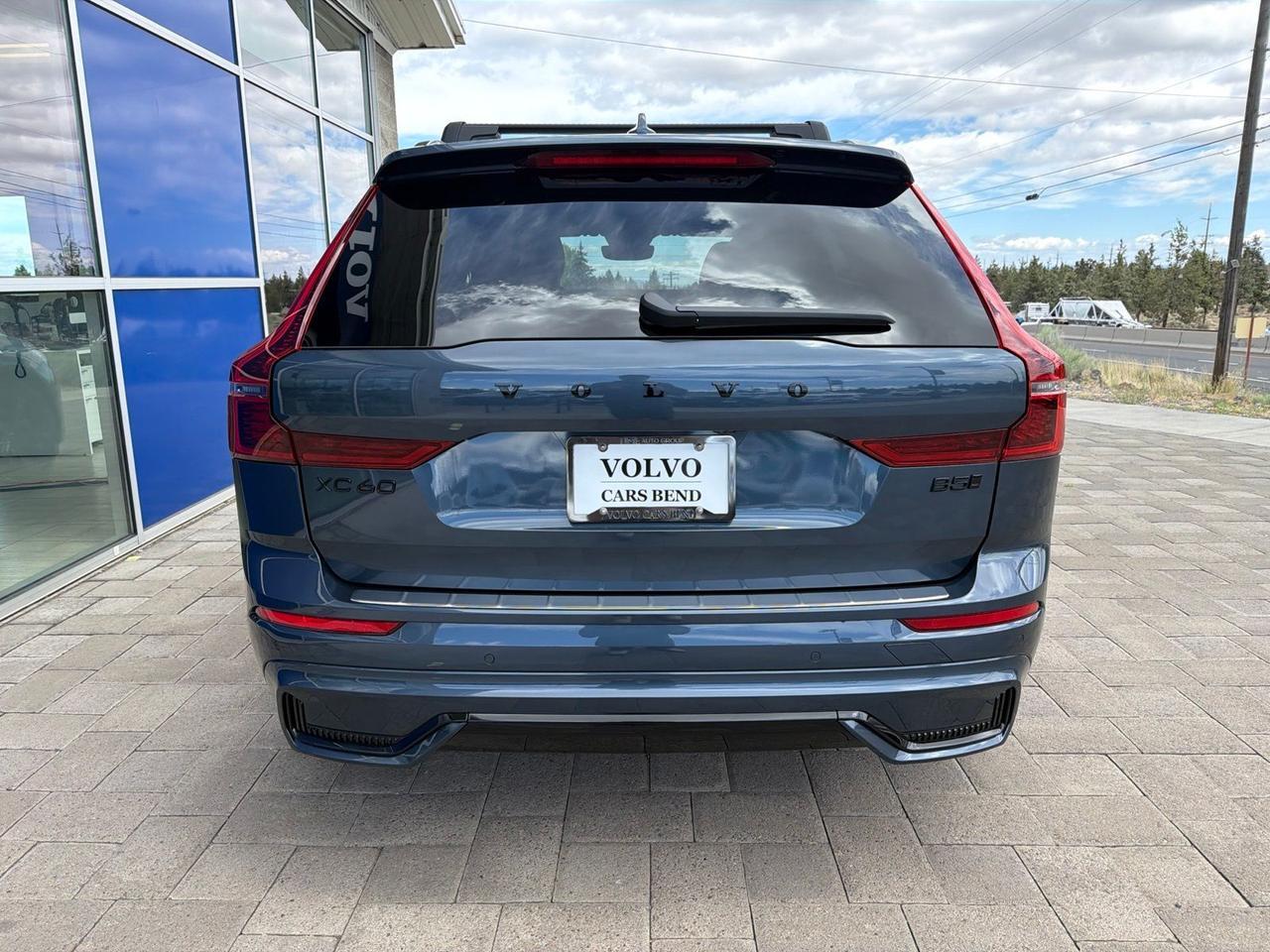 2026 Volvo XC60 B5 Ultra Black Edition Bend OR