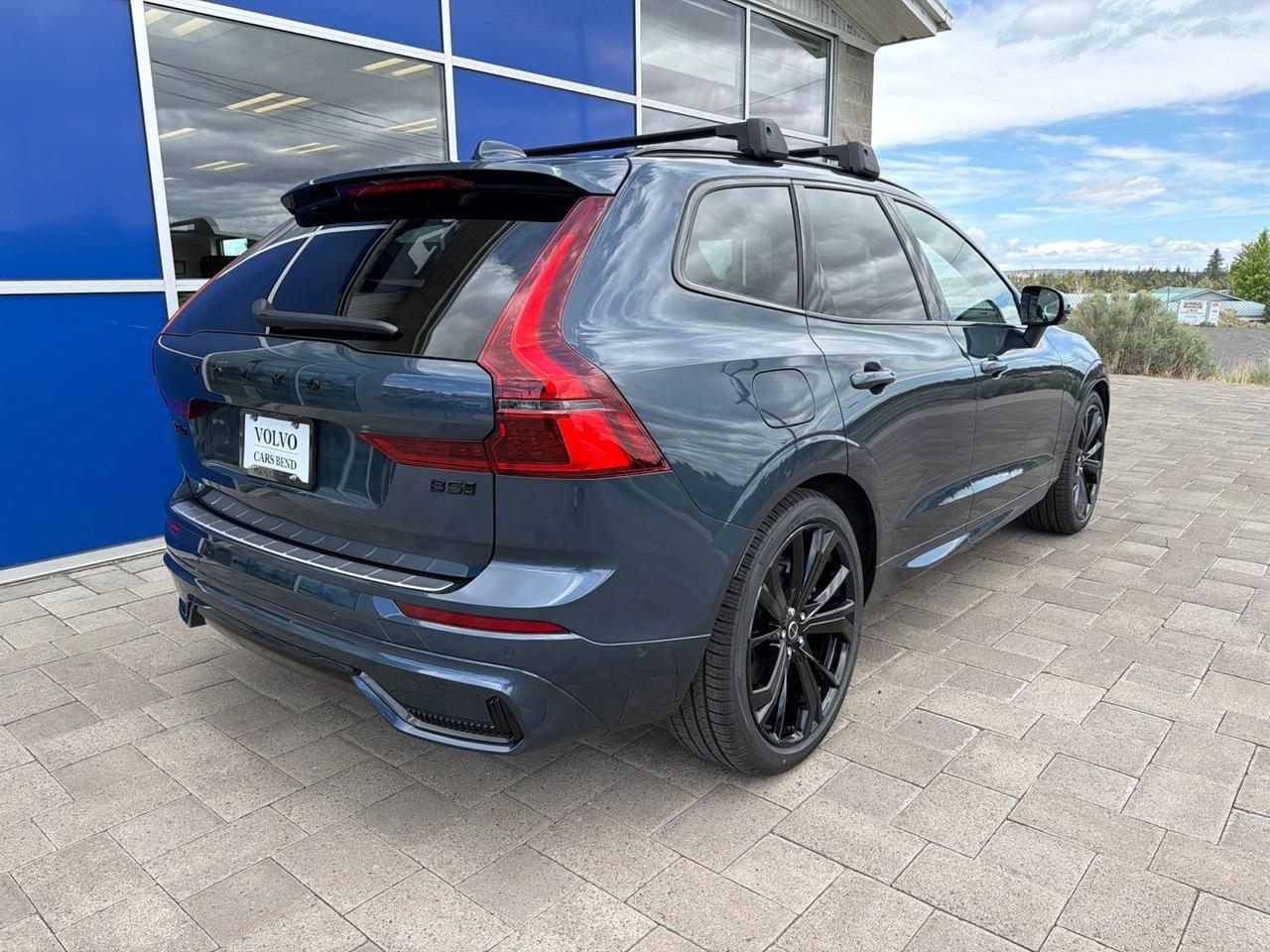2026 Volvo XC60 B5 Ultra Black Edition Bend OR