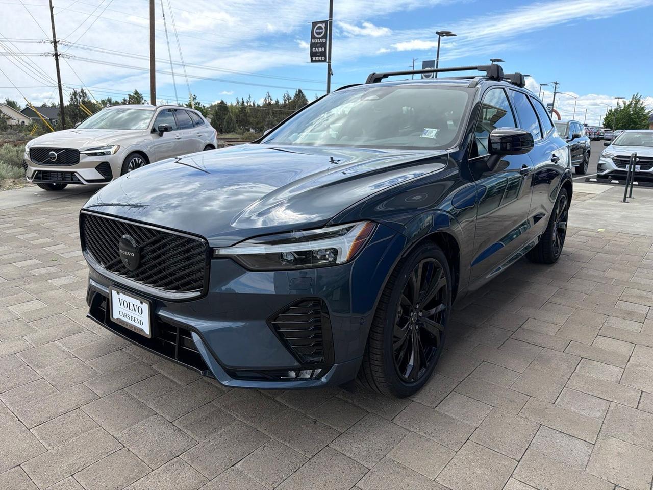 2026 Volvo XC60 B5 Ultra Black Edition Bend OR