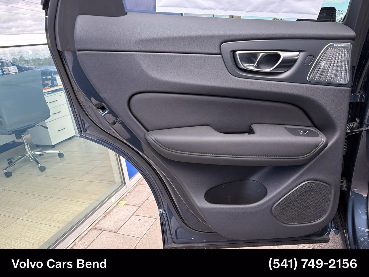 2026 Volvo XC60 B5 Ultra Black Edition Bend OR