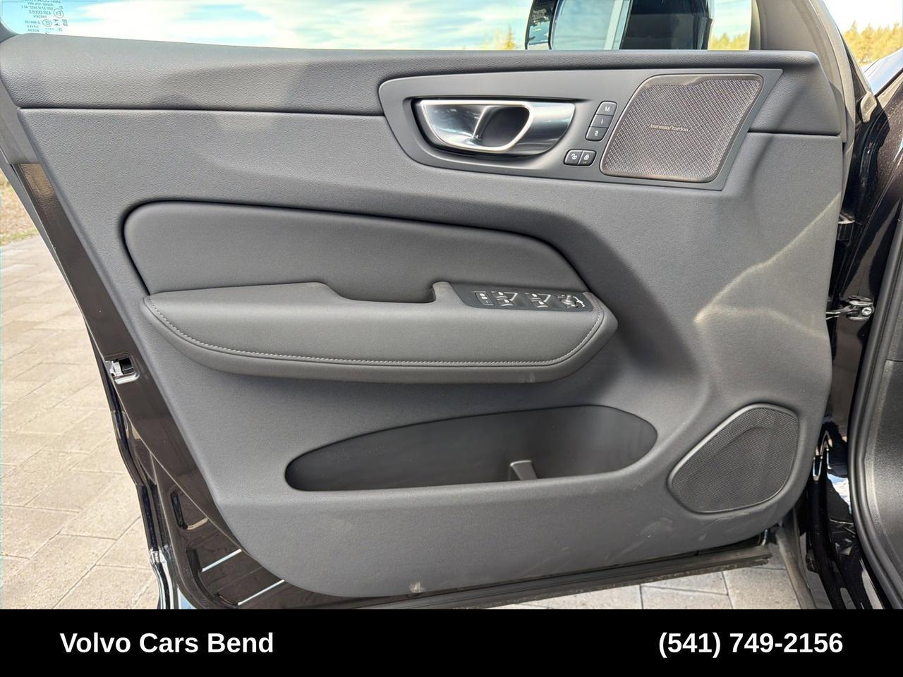 2026 Volvo XC60 B5 Ultra Black Edition Bend OR
