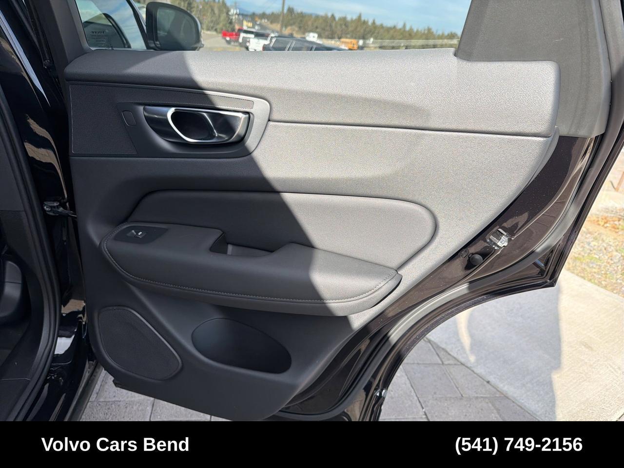 2026 Volvo XC60 B5 Ultra Black Edition Bend OR