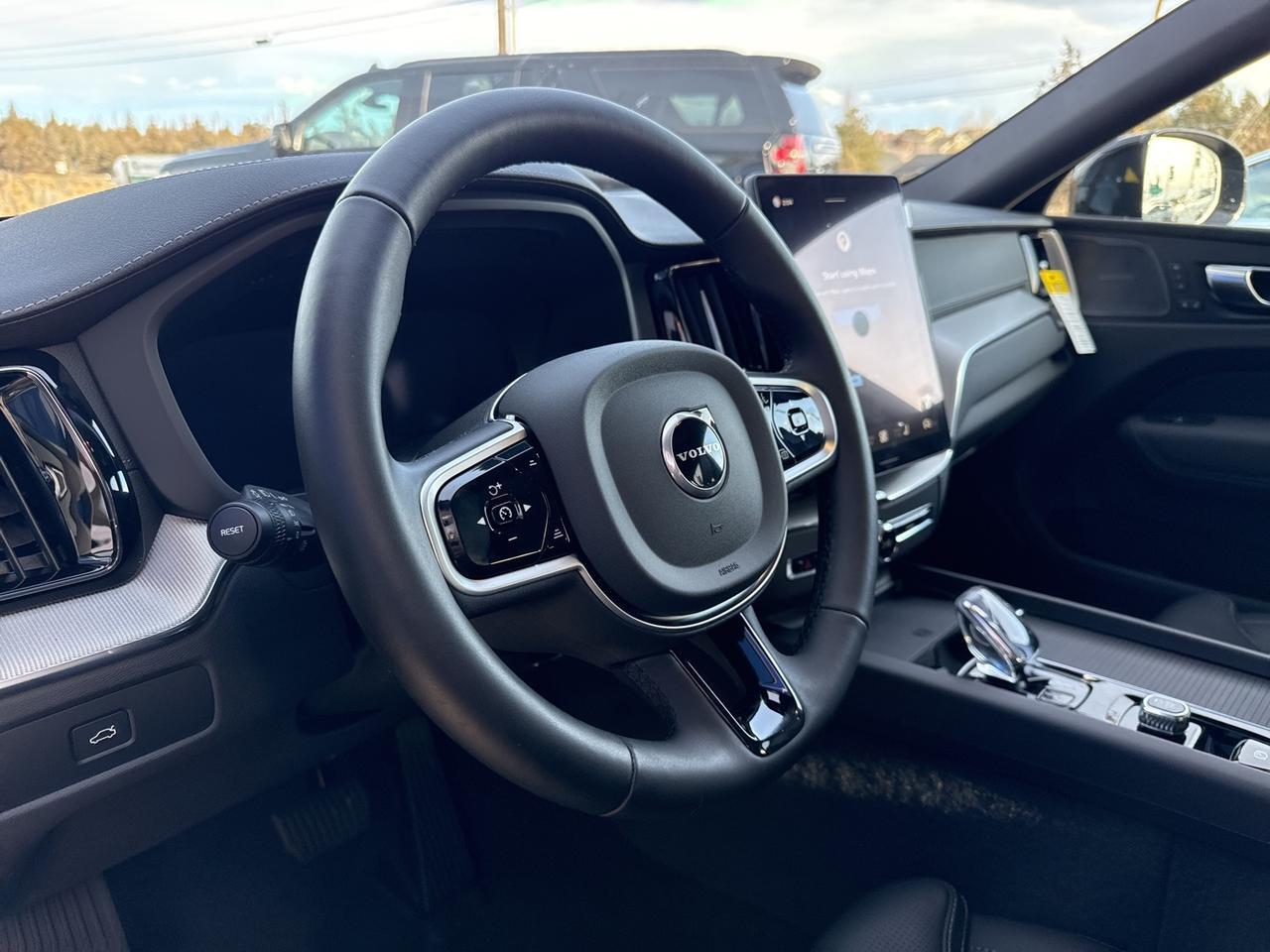 2026 Volvo XC60 B5 Ultra Black Edition Bend OR