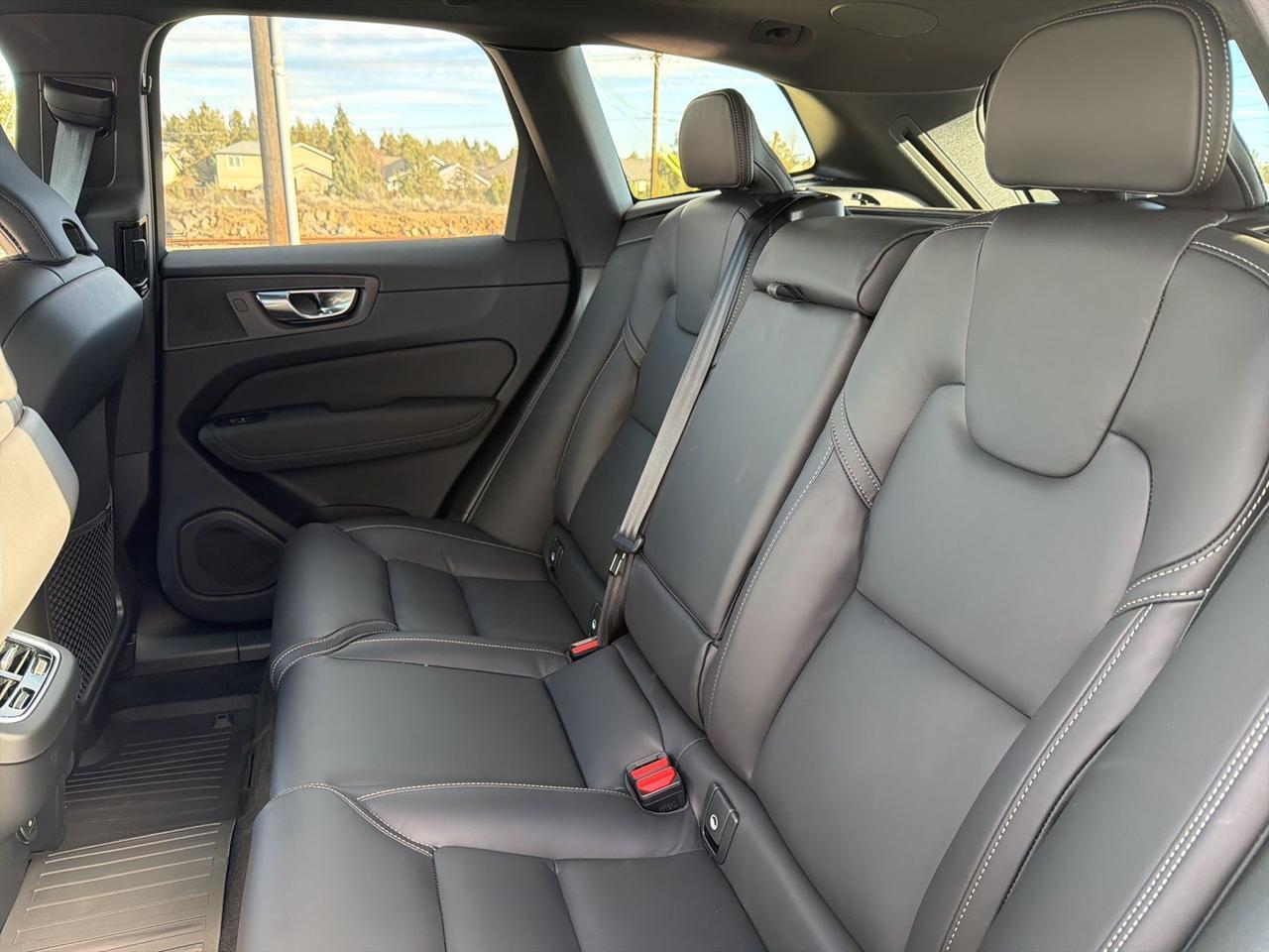 2026 Volvo XC60 B5 Ultra Black Edition Bend OR