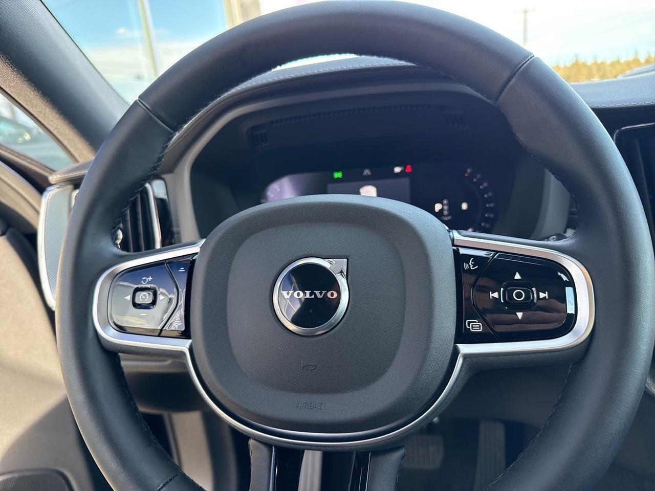 2026 Volvo XC60 B5 Ultra Black Edition Bend OR