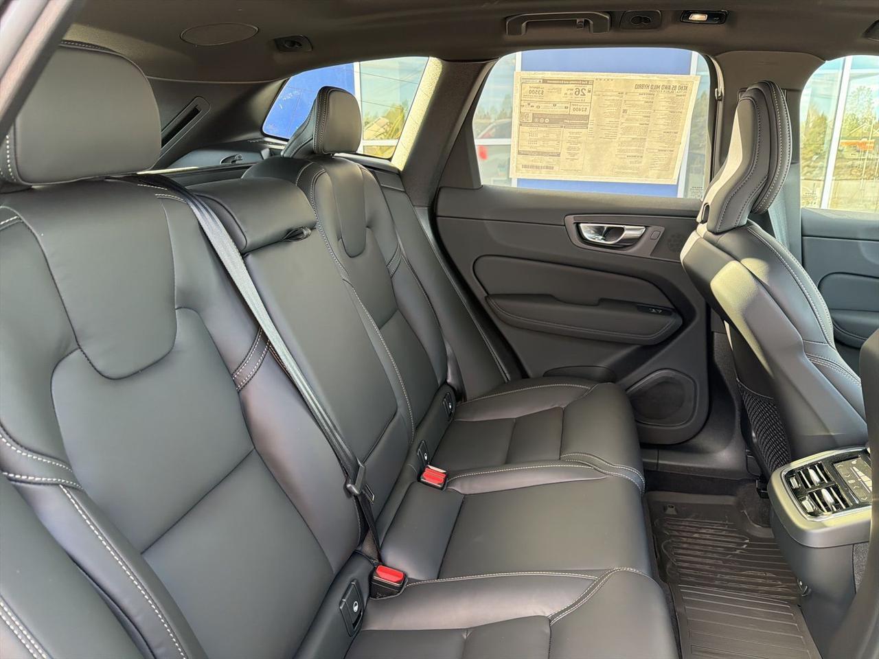 2026 Volvo XC60 B5 Ultra Black Edition Bend OR