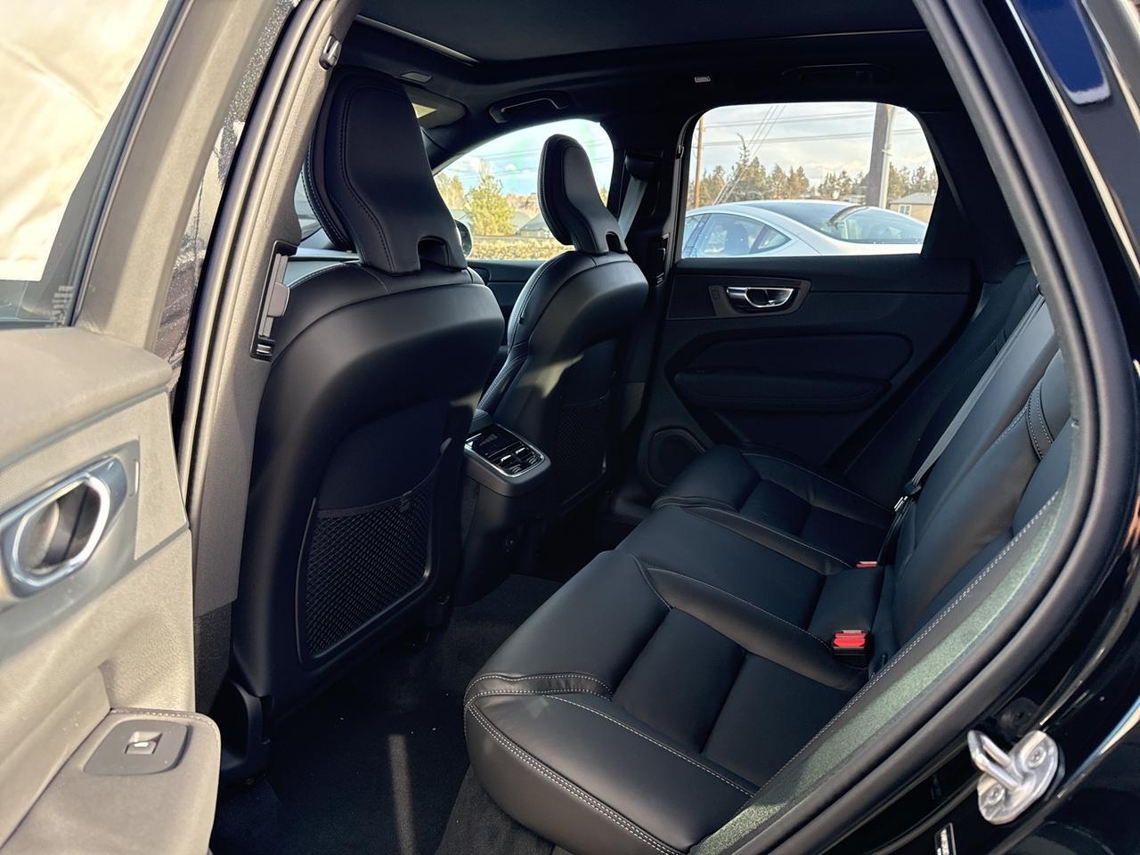 2026 Volvo XC60 B5 Ultra Black Edition Bend OR