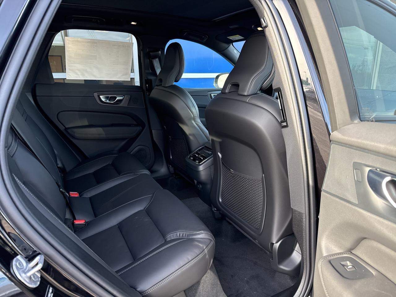 2026 Volvo XC60 B5 Ultra Black Edition Bend OR