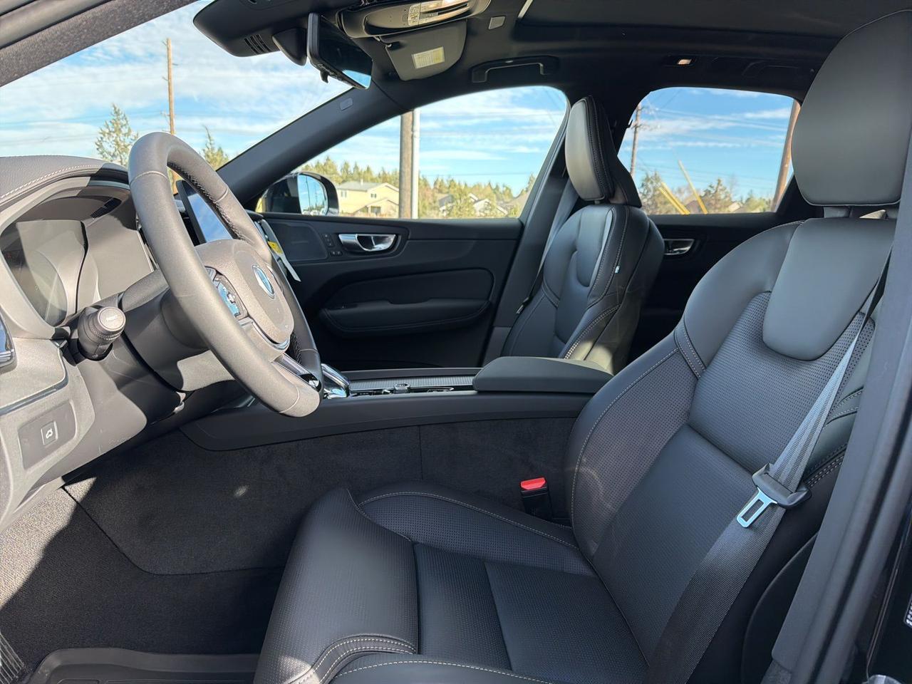 2026 Volvo XC60 B5 Ultra Black Edition Bend OR