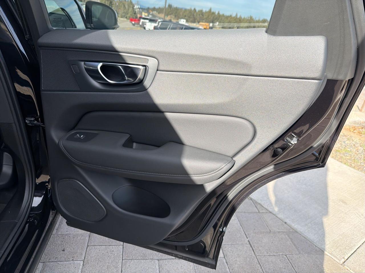 2026 Volvo XC60 B5 Ultra Black Edition Bend OR