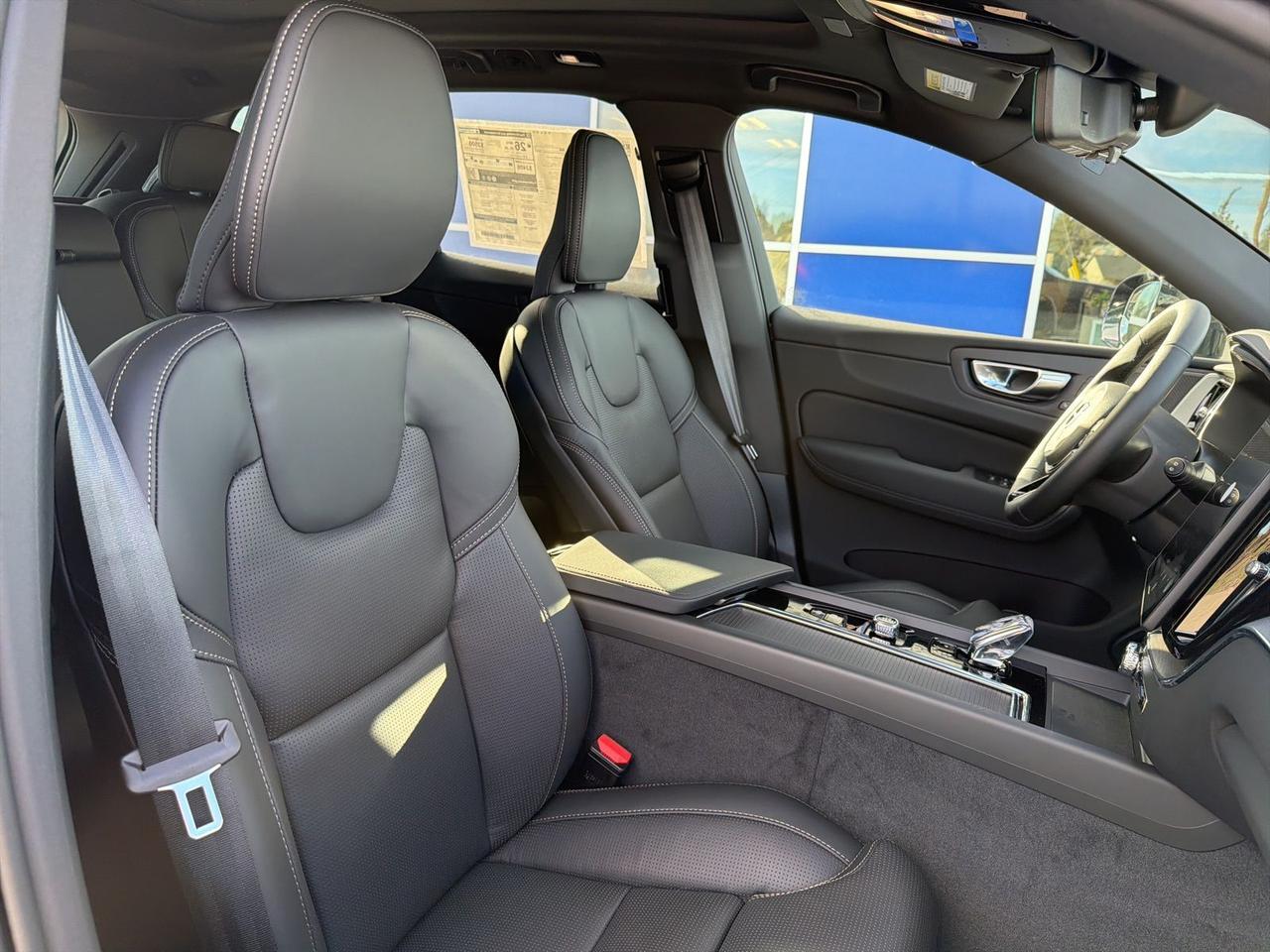 2026 Volvo XC60 B5 Ultra Black Edition Bend OR