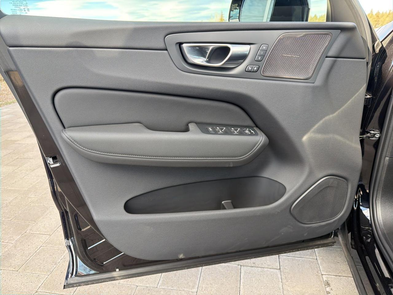 2026 Volvo XC60 B5 Ultra Black Edition Bend OR