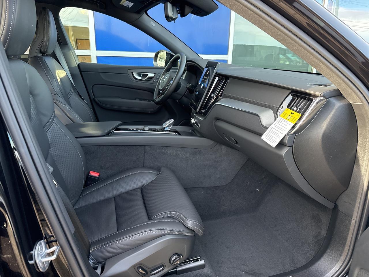 2026 Volvo XC60 B5 Ultra Black Edition Bend OR