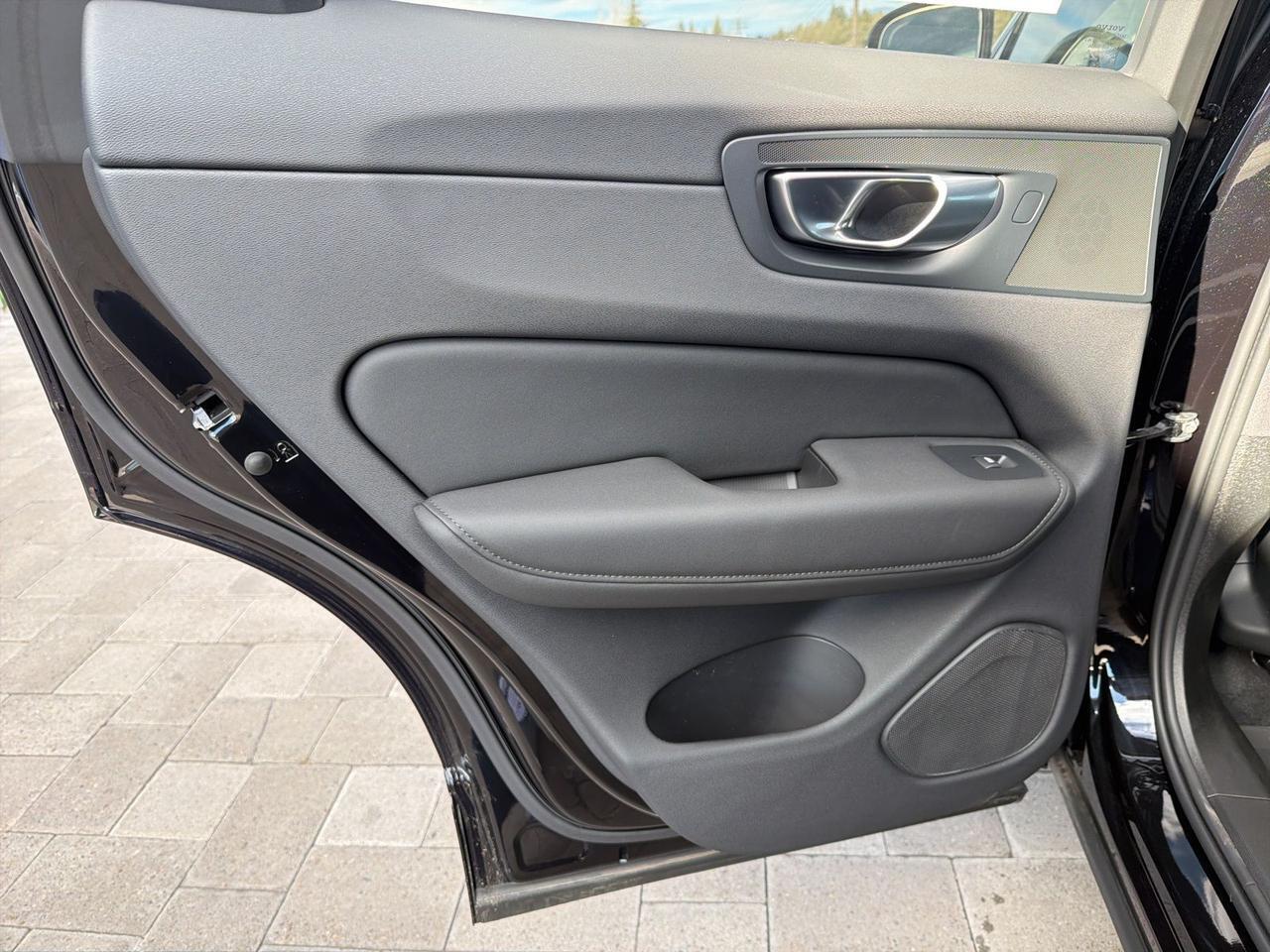 2026 Volvo XC60 B5 Ultra Black Edition Bend OR