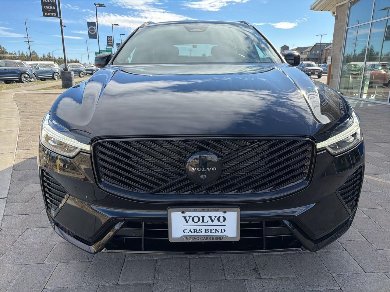 2026 Volvo XC60 B5 Ultra Black Edition Bend OR