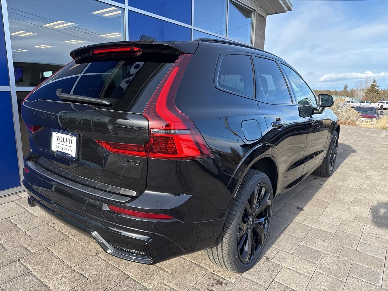 2026 Volvo XC60 B5 Ultra Black Edition Bend OR