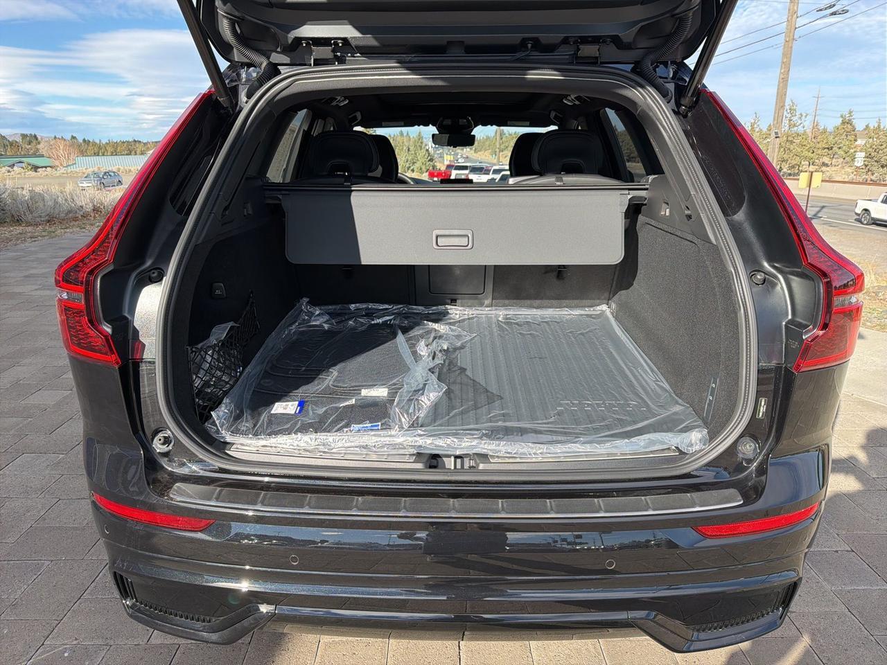 2026 Volvo XC60 B5 Ultra Black Edition Bend OR