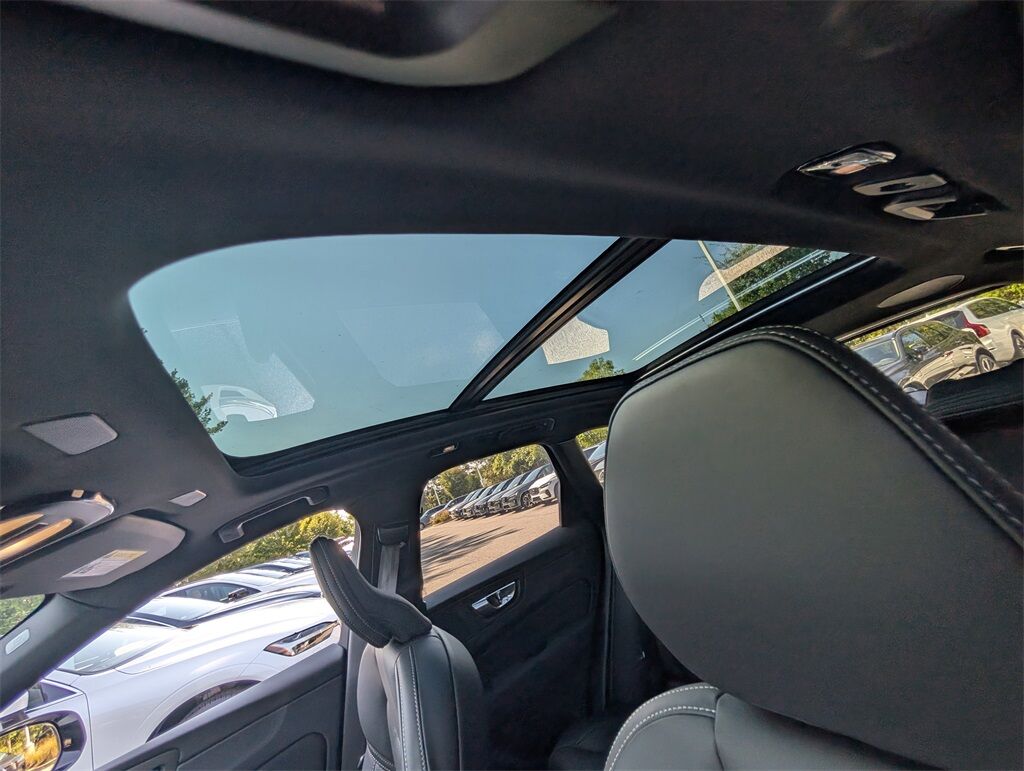 2026 Volvo XC60 B5 Ultra Black Edition Hunt Valley MD